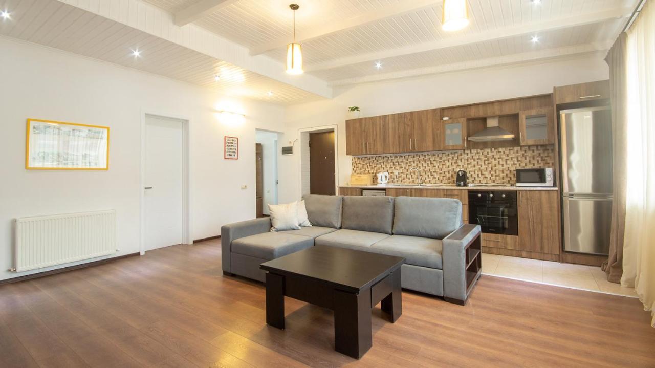 Big Terrace Apartment On Liberty Square Tiflis Exterior foto