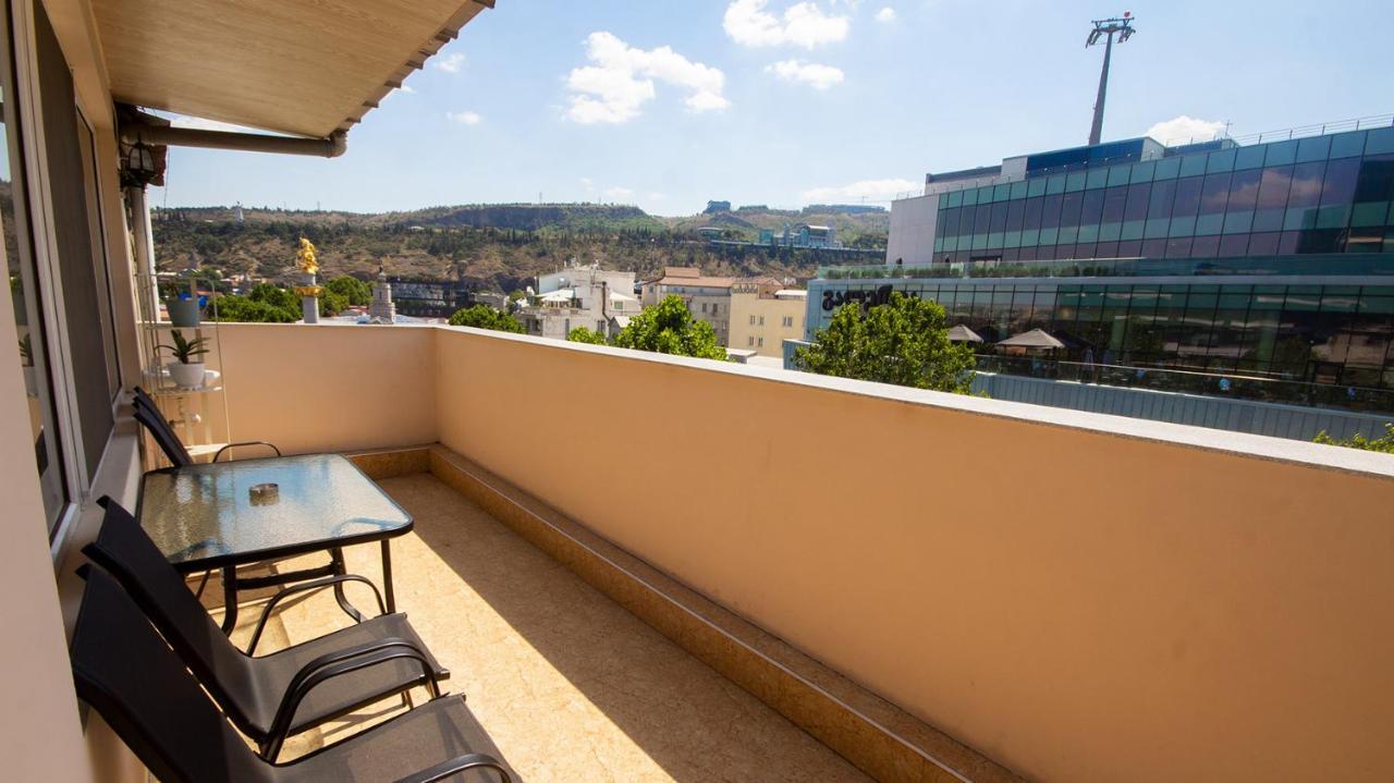 Big Terrace Apartment On Liberty Square Tiflis Exterior foto